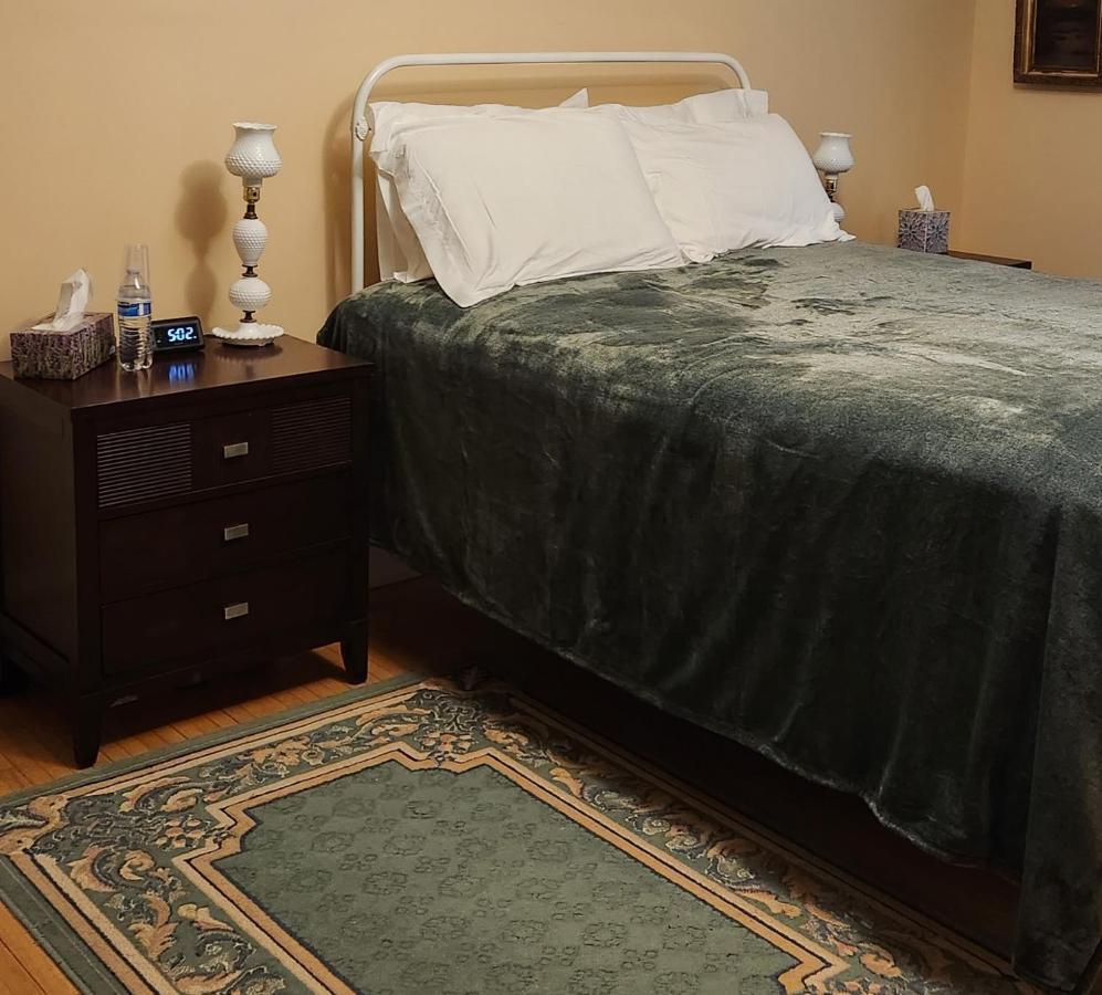 Oaklawn Inn Menomonie Bagian luar foto