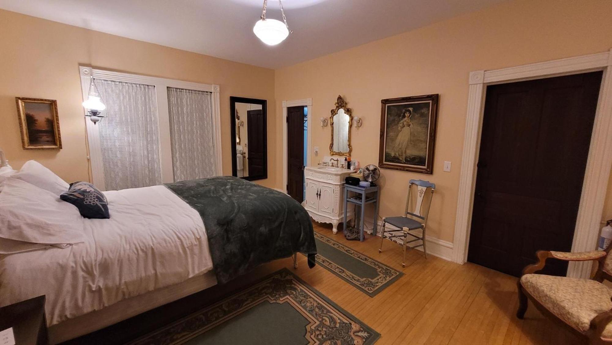 Oaklawn Inn Menomonie Bagian luar foto